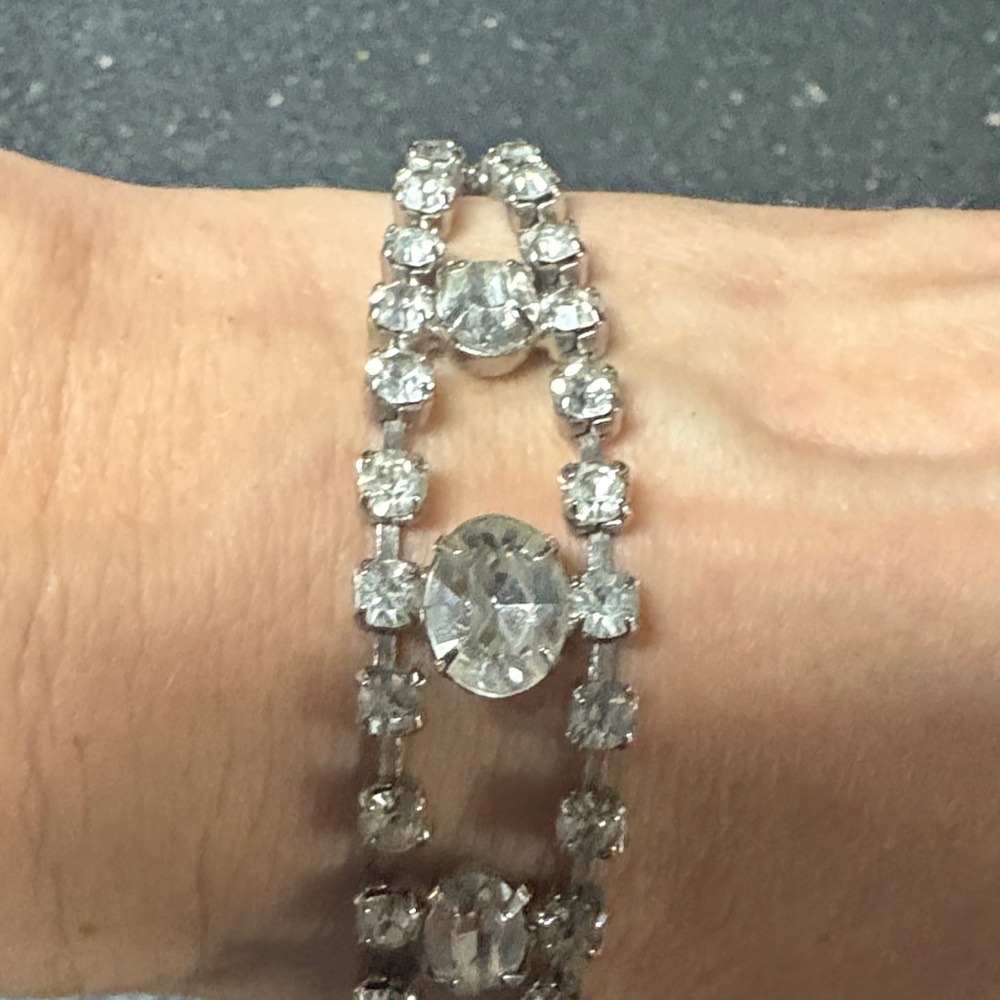 Vintage Silver Rhinestone Crystal Bracelet - Picture 4 of 7
